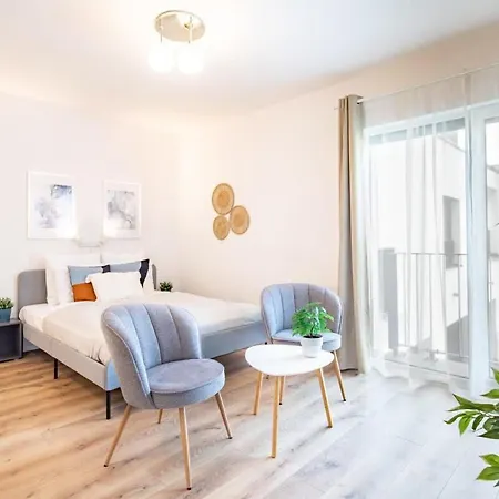 Rooftop Access - French Balcony - Appartamento Budapest