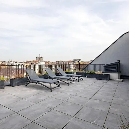 Апартаменты Rooftop Access - French Balcony - *