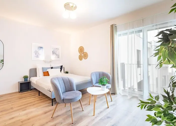 Rooftop Access - French Balcony - Apartament Budapesta